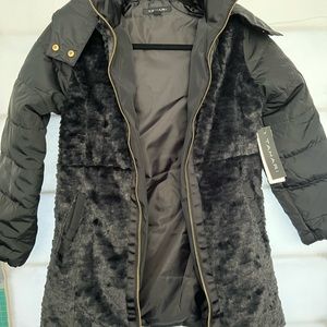Big girls faux fur hooded puffer jacket size 10/12 black TAHARI